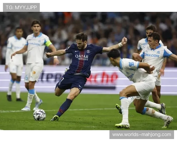 马赛低位紧缩防守+快速反击,依赖门将出球规避风险 马赛低位紧缩防守+快速反击,依赖门将出球规避风险